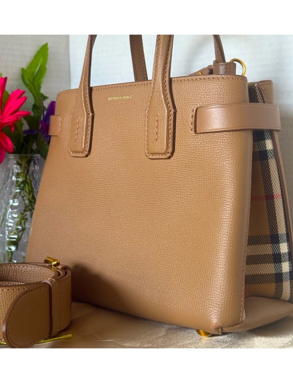 Beautiful Beige Burberry Banner Tote Bag. - Picture 4 of 17